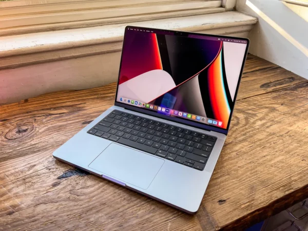 macbook-pro-2021-cnet-review-12 Apple MacBook Pro (Late 2021) M1 Pro Chip 16 GB Ram - SSD 512 GB(met krachtige 10-core CPU en of 14-core GPU)